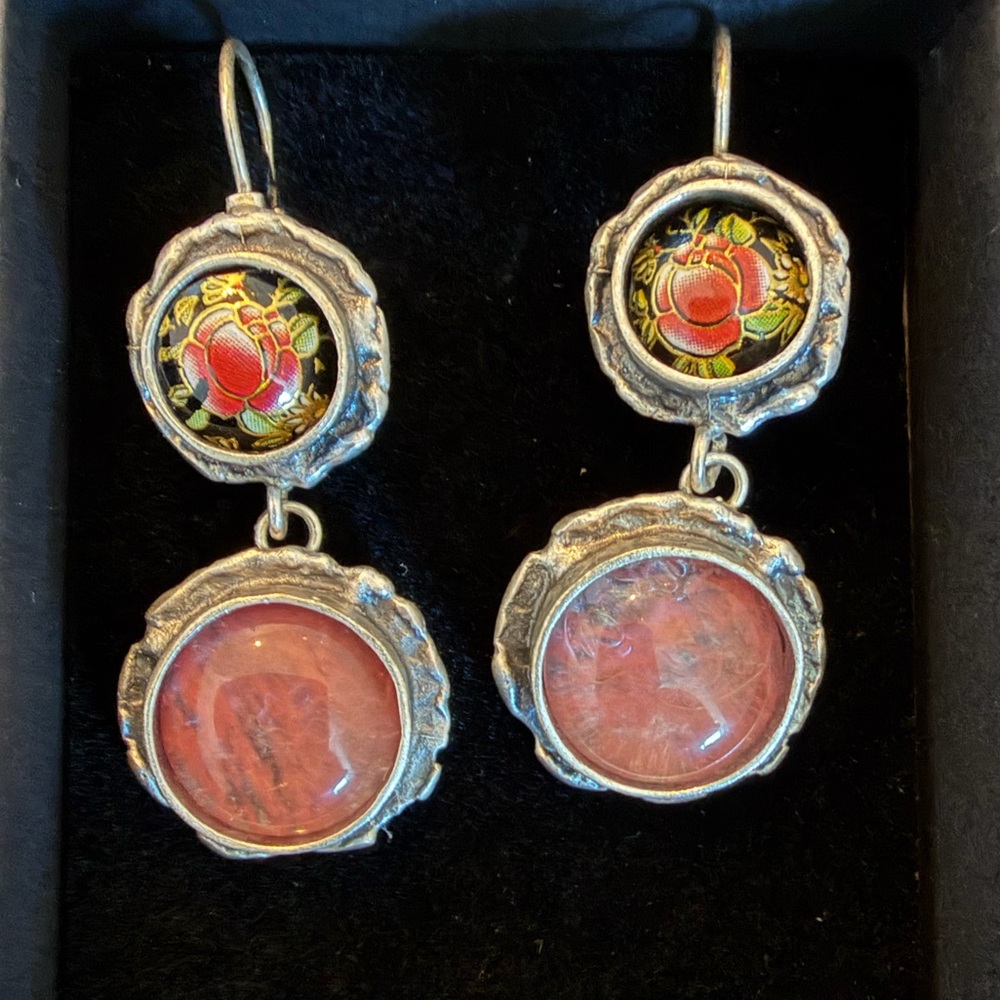 NEW BOUTIQUE Elegant Silver and Pink Dangle Earrings